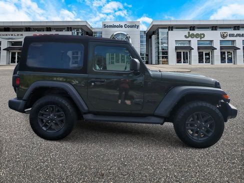 Used 2024 Jeep Wrangler Sport S image 9