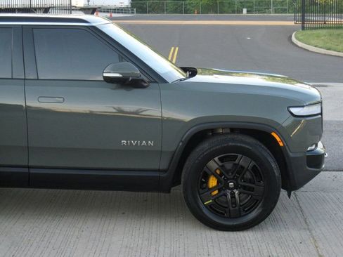 Used 2023 Rivian R1S Launch Edition AWD/4WD image 10
