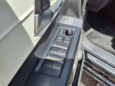 Used 2025 Toyota Sequoia Capstone AWD/4WD image 20