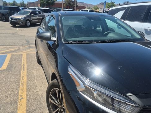 Used 2023 Kia Forte LXS FWD image 1