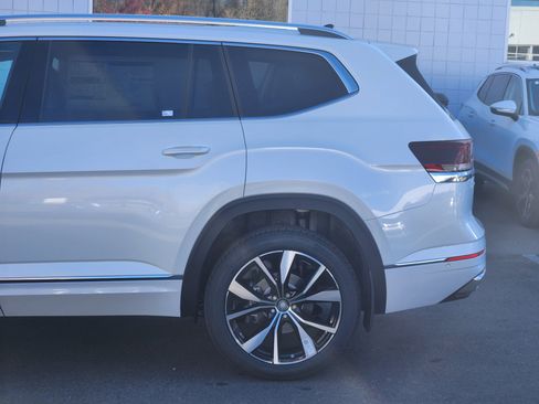 New 2026 Volkswagen Atlas SEL Premium R-Line AWD/4WD image 3