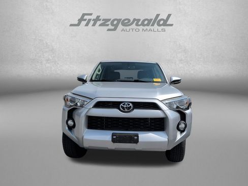Used 2016 Toyota 4Runner Limited AWD/4WD image 2