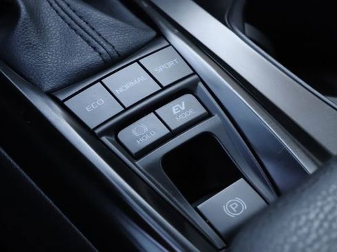 Used 2025 Toyota Camry LE FWD image 27