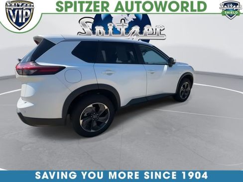 Used 2024 Nissan Rogue SV AWD/4WD image 9