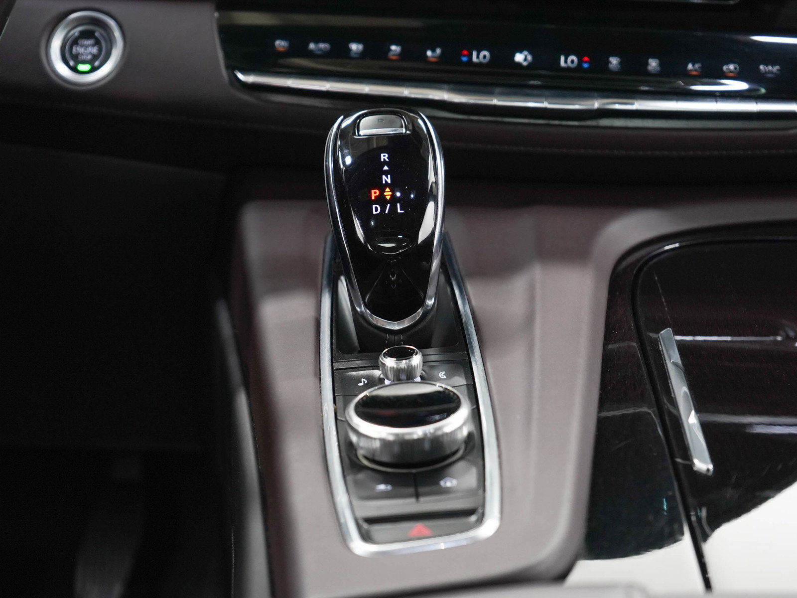 Used 2022 Cadillac Escalade Sport Platinum w/ Heavy-Duty Trailer Package AWD/4WD image 22