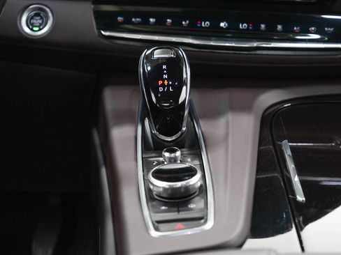 Used 2022 Cadillac Escalade Sport Platinum w/ Heavy-Duty Trailer Package AWD/4WD image 22