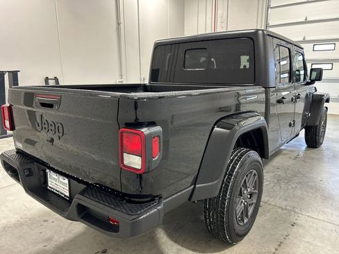 New 2026 Jeep Gladiator Sport image 6