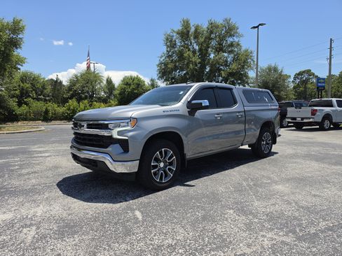 Used 2023 Chevrolet Silverado 1500 LT AWD/4WD image 11