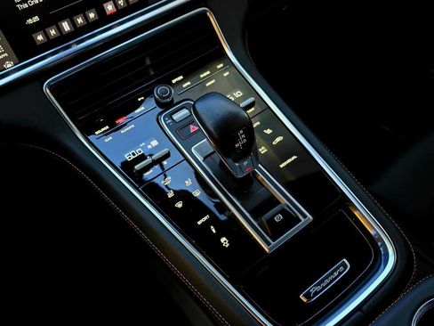 Used 2021 Porsche Panamera 4 image 16