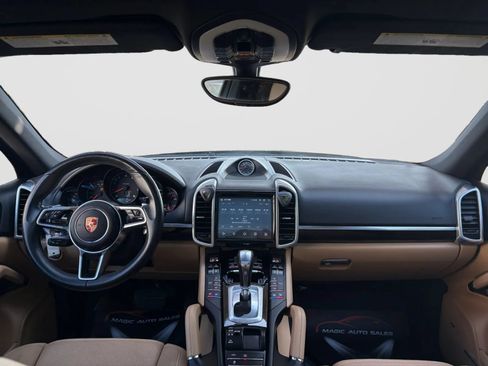 Used 2016 Porsche Cayenne AWD/4WD image 22