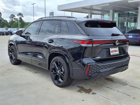 New 2026 Volkswagen Tiguan SE R-Line image 2