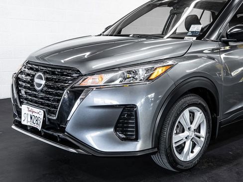 Used 2024 Nissan Kicks S image 11