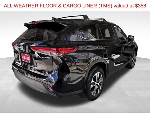 Certified 2023 Toyota Highlander XLE AWD/4WD image 8