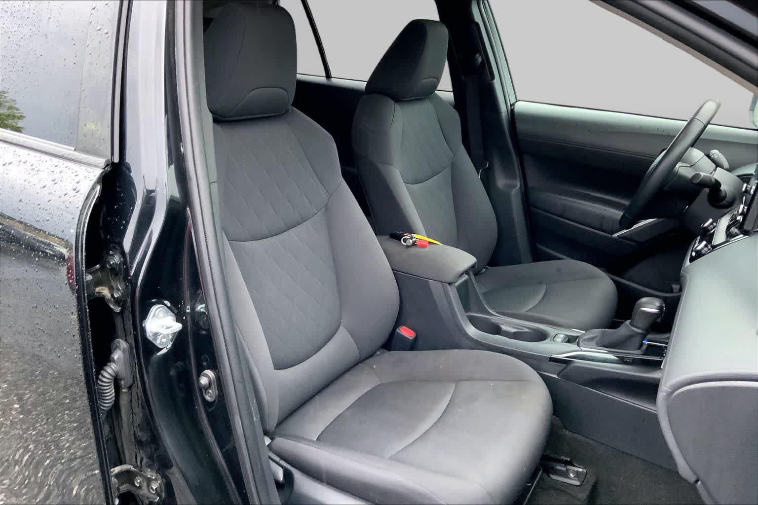 Used 2022 Toyota Corolla Cross LE FWD image 9