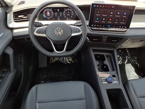 New 2026 Volkswagen Tiguan SE AWD/4WD image 14