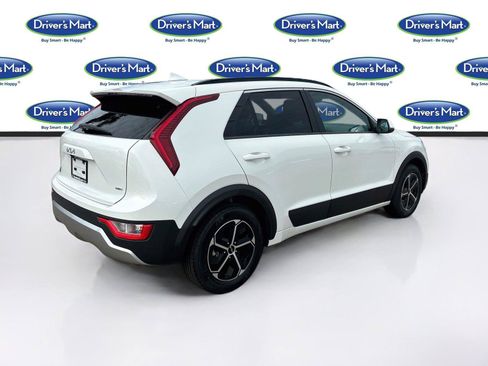 Used 2025 Kia Niro LX FWD image 7