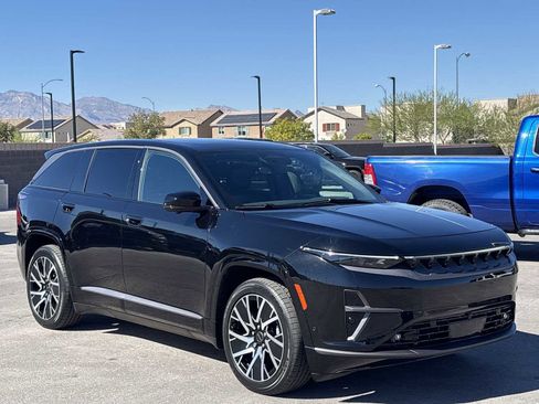 New 2025 Jeep Wagoneer S Limited image 3