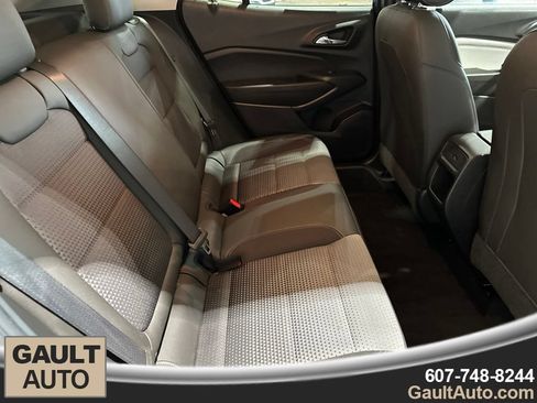 Used 2024 Chevrolet Trax LT w/ Driver Confidence Package FWD image 19