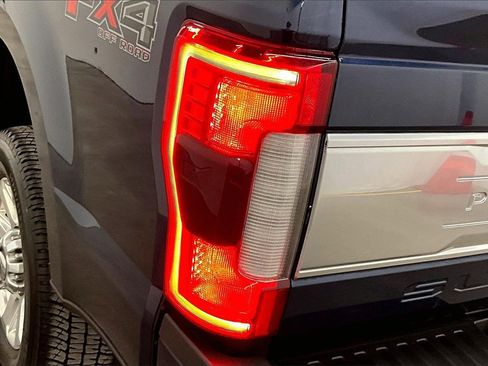 Used 2019 Ford F250 Platinum w/ Platinum Ultimate Package image 24