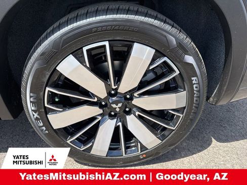 New 2026 Mitsubishi Outlander SEL image 5