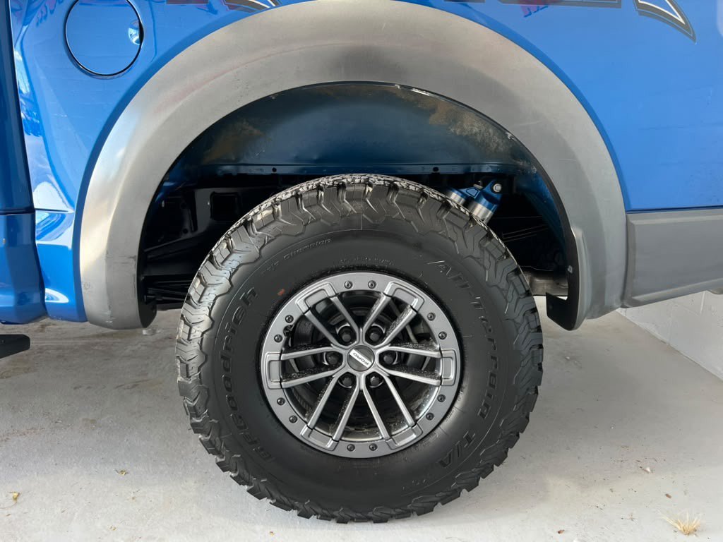 Used 2017 Ford F150 Raptor w/ Equipment Group 802A Luxury AWD/4WD image 9