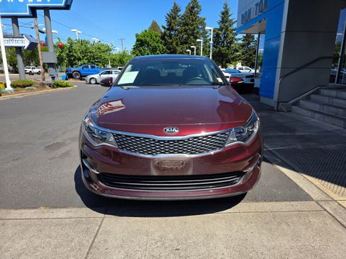 Used 2018 Kia Optima EX w/ Premium Package FWD image 3