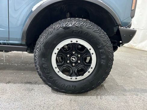 Used 2021 Ford Bronco Badlands image 11