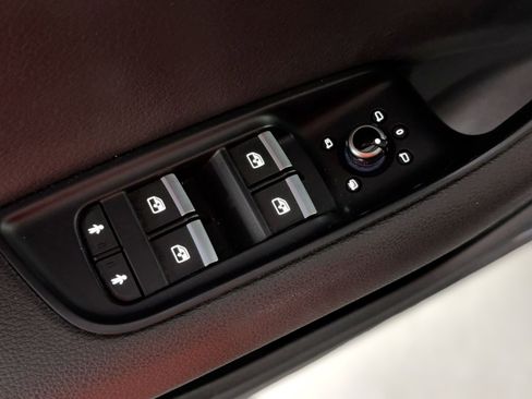 Used 2017 Audi Q7 3.0T Prestige image 11