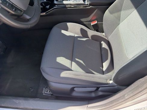 Used 2024 Toyota Prius LE image 19