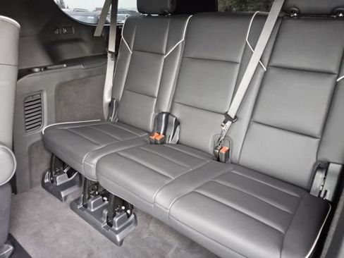 Used 2025 Cadillac Escalade ESV Premium Luxury RWD image 5
