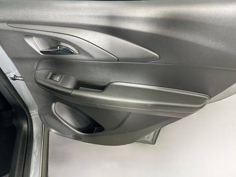 Used 2025 Chevrolet TrailBlazer LT FWD image 28