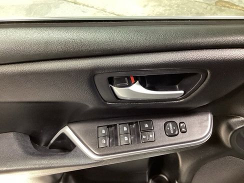 Used 2017 Toyota Camry XLE image 19