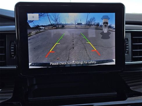 Used 2023 Ford Explorer Limited image 15