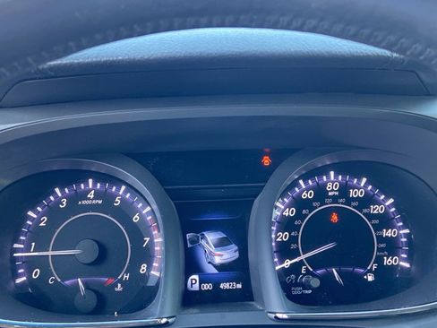 Used 2018 Toyota Avalon Touring w/ All Weather Liner Package FWD image 9