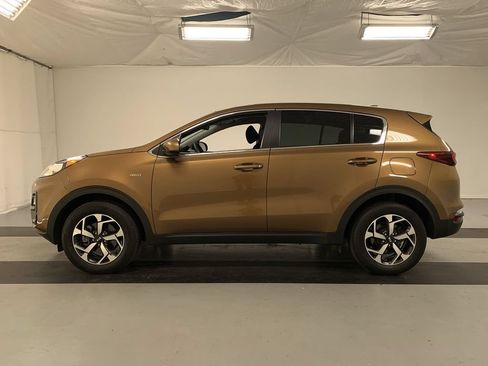 Certified 2021 Kia Sportage LX AWD/4WD image 3