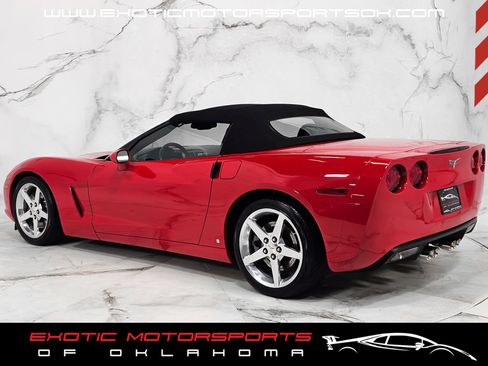 Used 2006 Chevrolet Corvette Convertible w/ Preferred Equipment Group RWD image 8