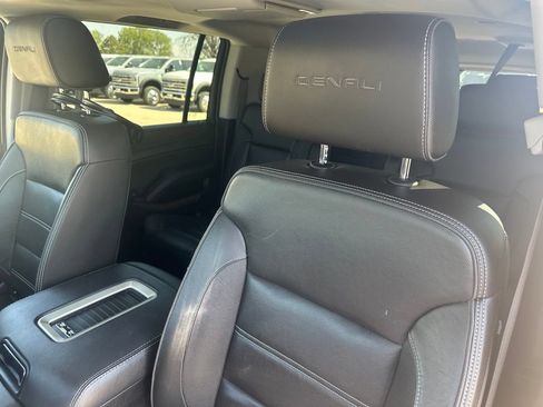 Certified 2019 GMC Yukon XL Denali w/ Open Road Package AWD/4WD image 18