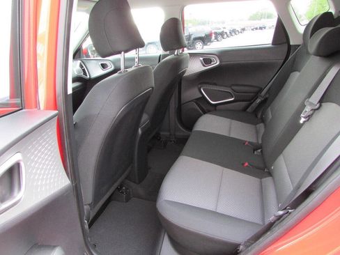 Used 2020 Kia Soul LX image 5