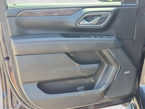 Used 2022 Chevrolet Tahoe LT w/ Luxury Package AWD/4WD image 12