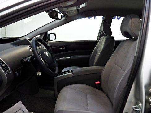 Used 2005 Toyota Prius w/ Pkg 6 FWD image 8