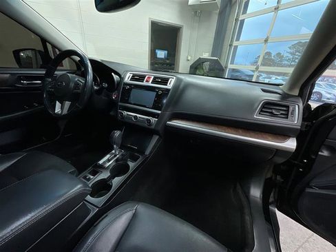 Used 2015 Subaru Outback 3.6R Limited image 27