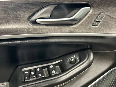 Used 2023 Jeep Grand Cherokee 4WD 4xe image 23