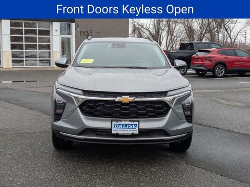 New 2026 Chevrolet Trax LT w/ Driver Confidence Package image 8