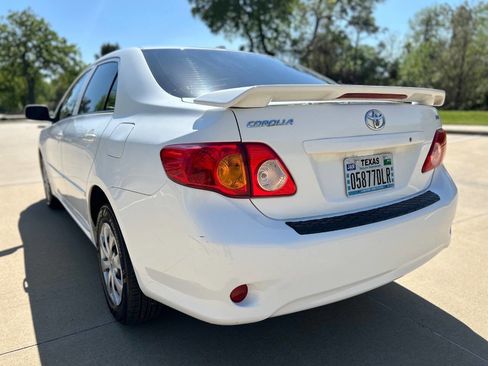 Used 2010 Toyota Corolla LE image 8