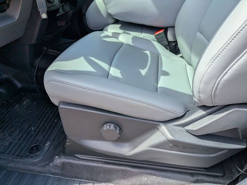 New 2025 Ford F550 4x4 Crew Cab image 13