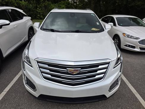 Used 2017 Cadillac XT5 Luxury w/ Driver Awareness Package FWD image 2