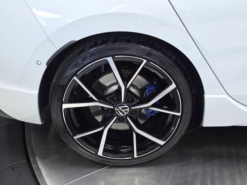 Used 2022 Volkswagen Golf R AWD/4WD image 43