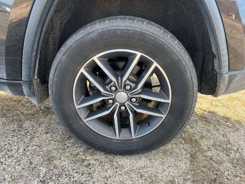 Used 2018 Jeep Grand Cherokee Limited image 5
