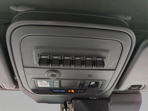 Used 2025 Ford Bronco Badlands image 19