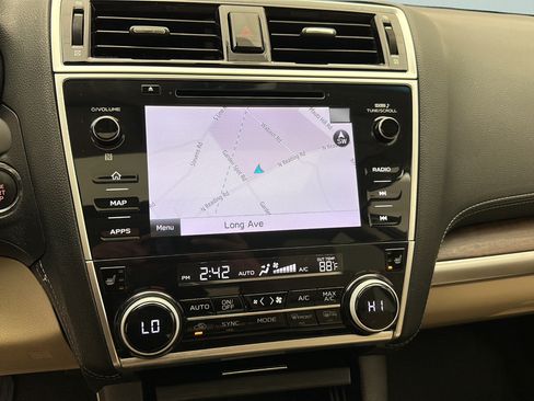 Used 2018 Subaru Outback 3.6R Limited AWD/4WD image 22